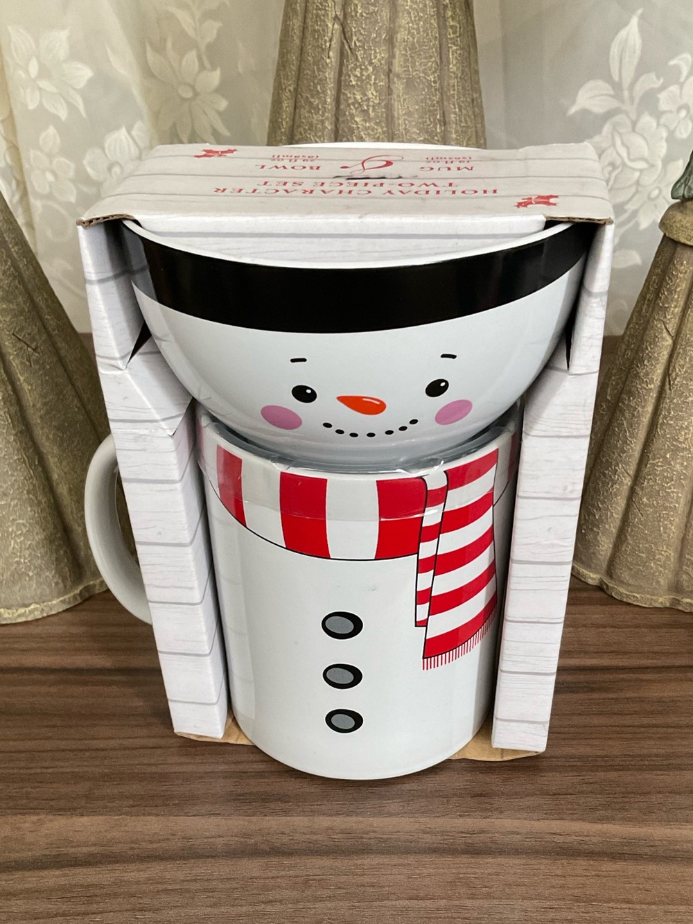 Festive Snowman Ceramic Mug with Red Scarf - Holiday Home